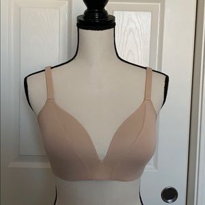 All day deep V no wire bra by Lively
